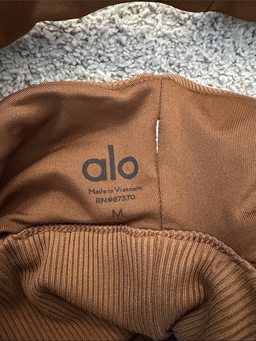 Alo Yoga Brown Set - Picture 4 of 6